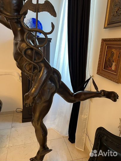 Статуя бронза