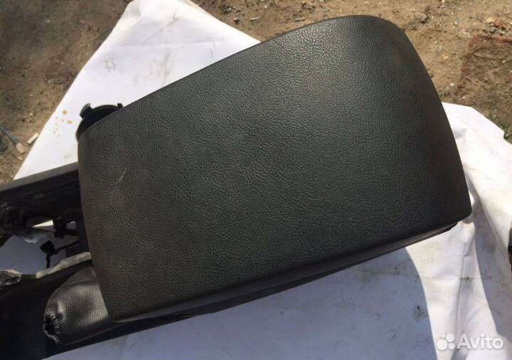 Подлокотник Ford Mondeo 4