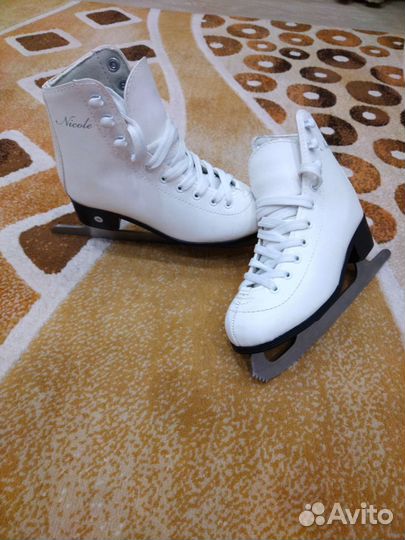 Коньки фигурные р 32