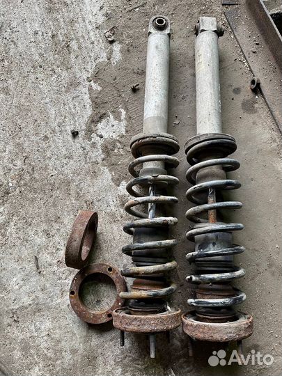 Задняя стойка амортизатор BMW E39 5