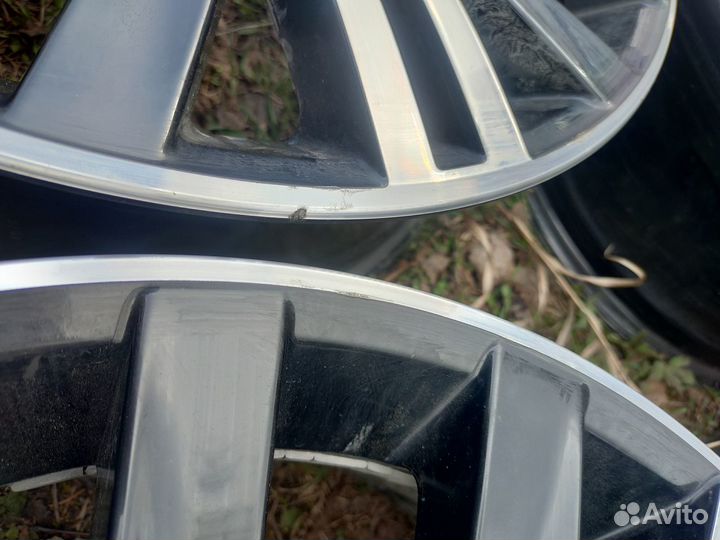 Оригинальные диски Volkswagen Tiguan R18 комплект