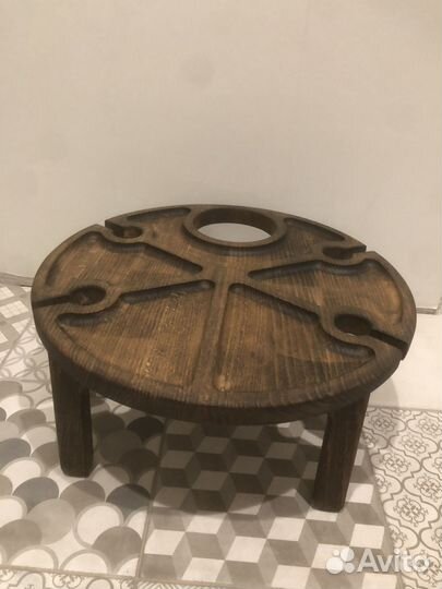 Винный столик с менажницей