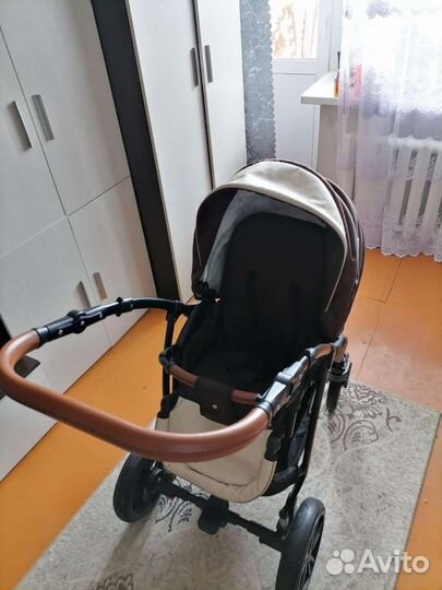 Прогулочная коляска Lora