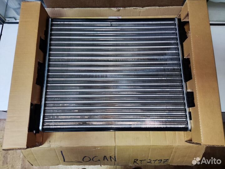 Радиатор охлаждения renault Logan/Sandero