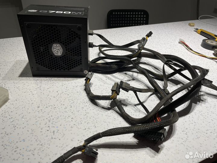 Блок питания Cooler master G750M