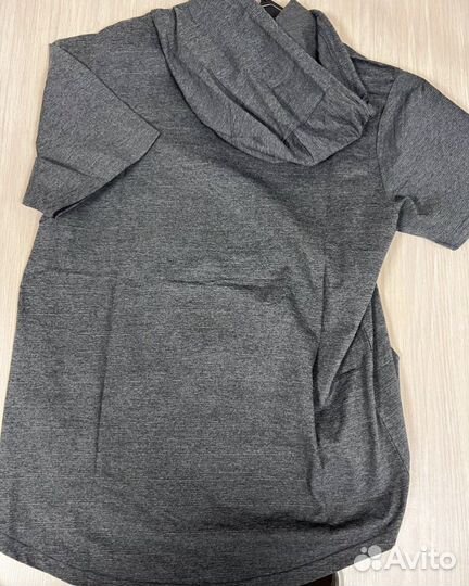 Футболка с капюшоном Under Armour мужская