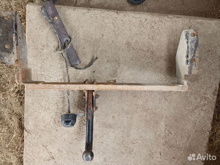 Фаркоп на priora седан