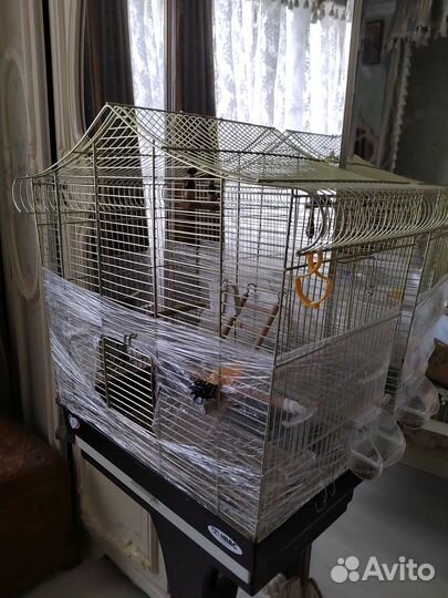Большая клетка для птиц