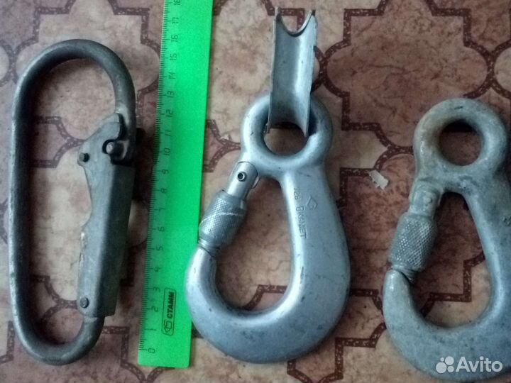 Крюк карабин