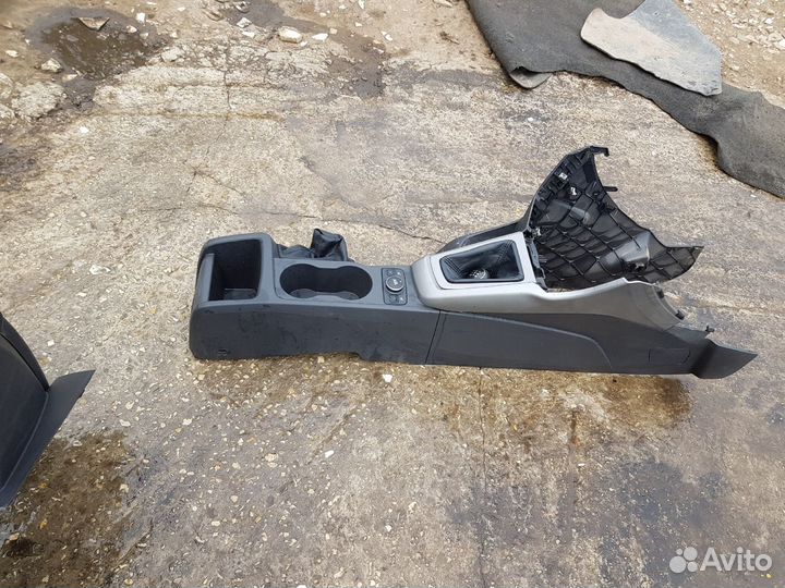 Форд Фокус 3 консоль средняя панели