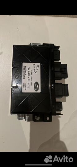 Новый блок подножек и фаркопа F-Pace T4A16372