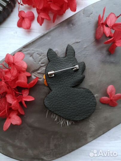 Брошь из бисера Лиса в очках ручной работы