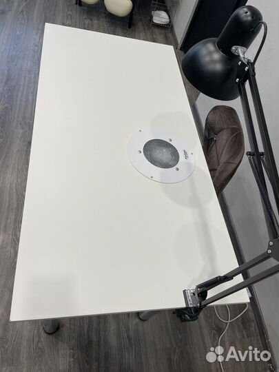 Стол для маникюра с вытяжкой