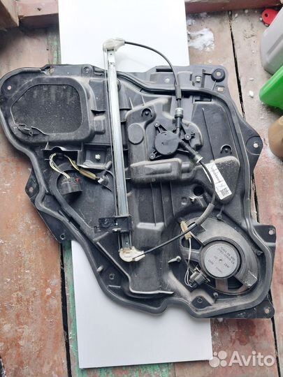 Стеклоподъемник задний правый мазда 3бк