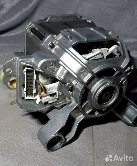 Двигатель стиральной машины Bosch 7 контактов