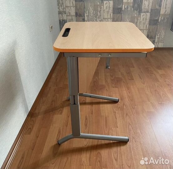 Стол Парта одноместная регулируемая