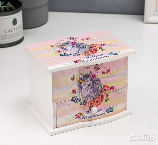 Музыкальная шкатулка из дерева