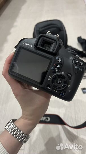Зеркальный фотоаппарат Canon 1100 eos digital