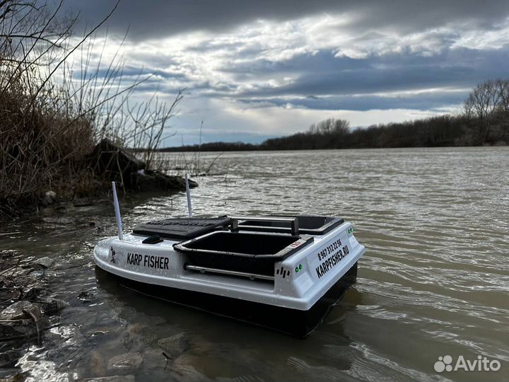 Прикормочный коpаблик KаrрF dеeреr - 2х бункeрный