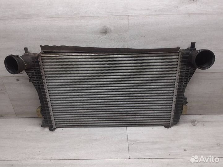 Радиатор интеркулера Volkswagen Passat B6