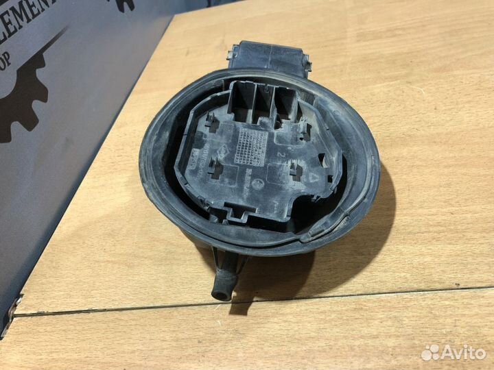 Лючок бензобака Renault Fluence