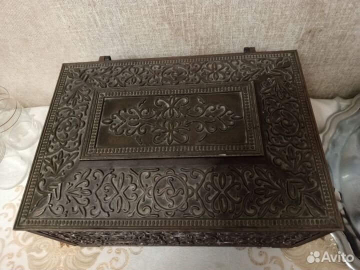 Сундук металлический