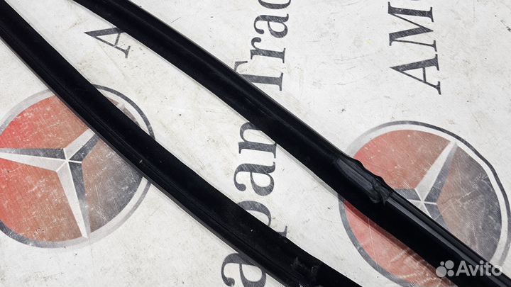 Уплотнитель стекал на Mercedes-Benz W140 CL