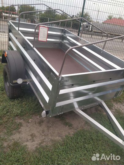 Прицеп на легковой автомобиль