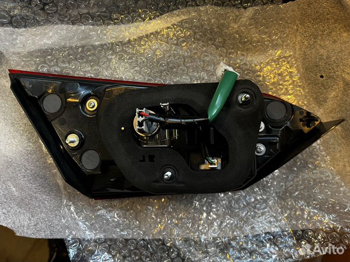 Задний фонарь Camry v70