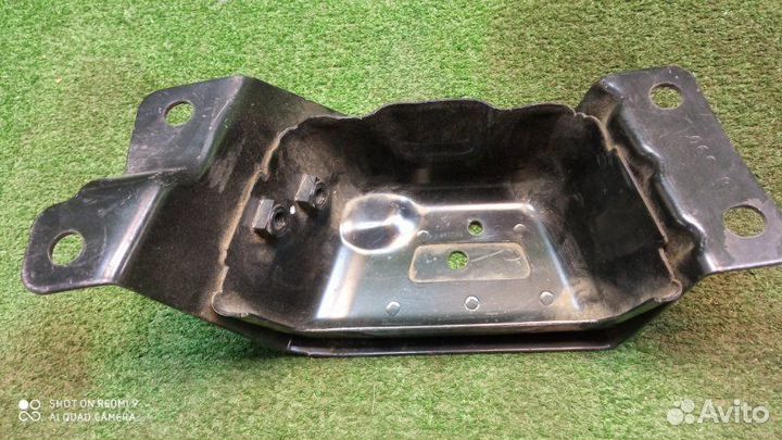 Кронштейн Volkswagen Touareg 2005-2015