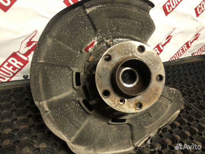 Кулак заднего левого колеса в сборе с ступицей BMW