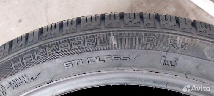 Nokian Tyres Hakkapeliitta R5 215/65 R17