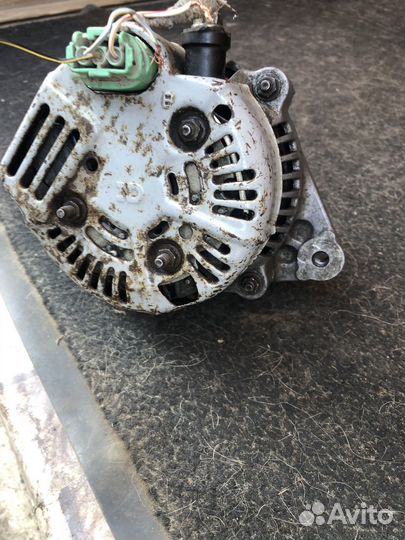 Генератор б/у тойота