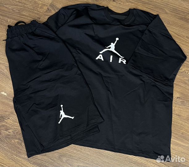 Спортивный костюм