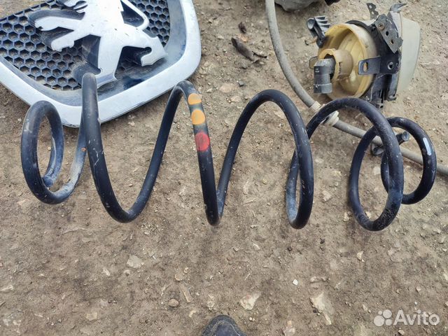 Peugeot 207 пружина задняя