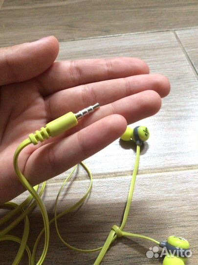 Наушники проводные