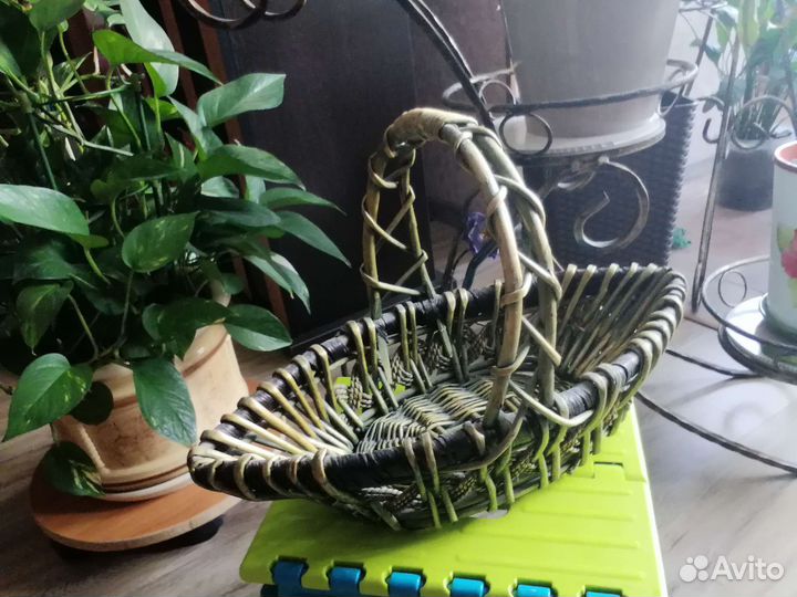 Корзинка плетенная