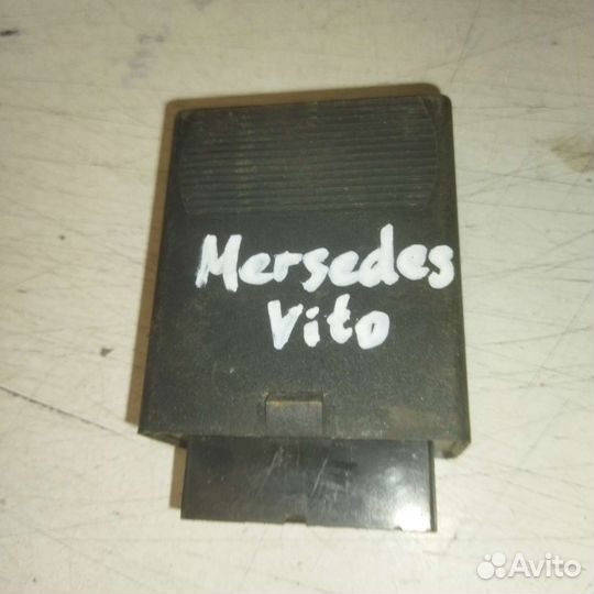 Блок управления заднего стекла Mercedes-Benz Vito