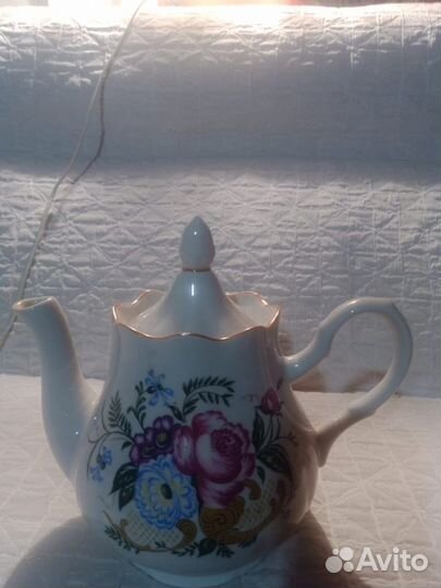 Хрустальный рог, заварочный чайник, пивные кружки