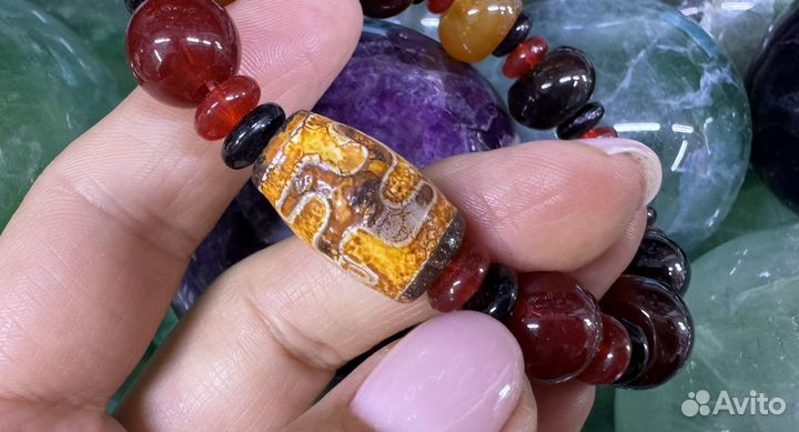 Браслет талисман оберег с бусиной дзи