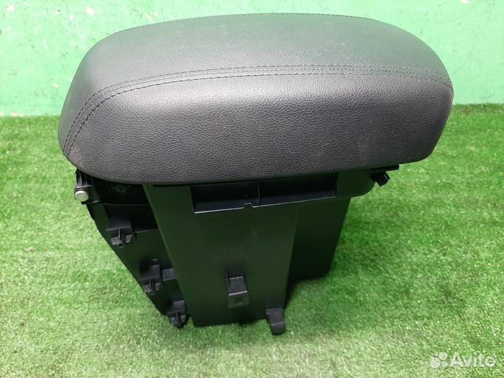 Подлокотник KIA Sportage 3 (SL) 2012