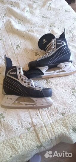 Коньки хоккейные