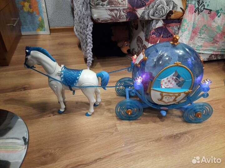 Игрушка корета с лошадью