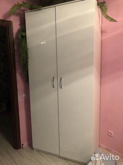 Шкаф