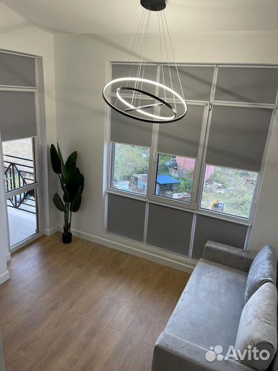 Жалюзи и рулонные шторы на окна