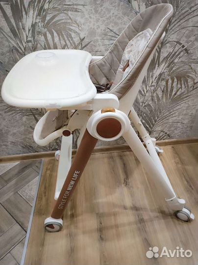 Стул для кормления happy baby berny V2 бежевый