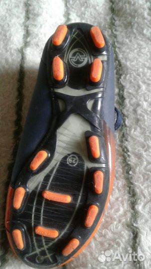 Детские футбольные бутсы