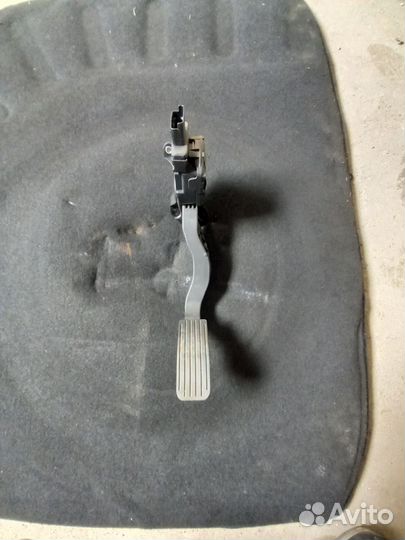 Педаль газа Peugeot 308