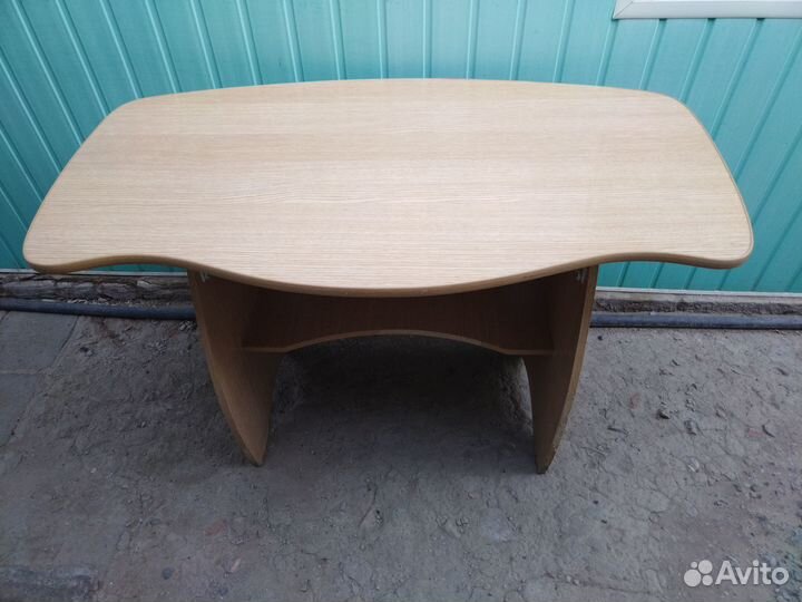 Письменный стол