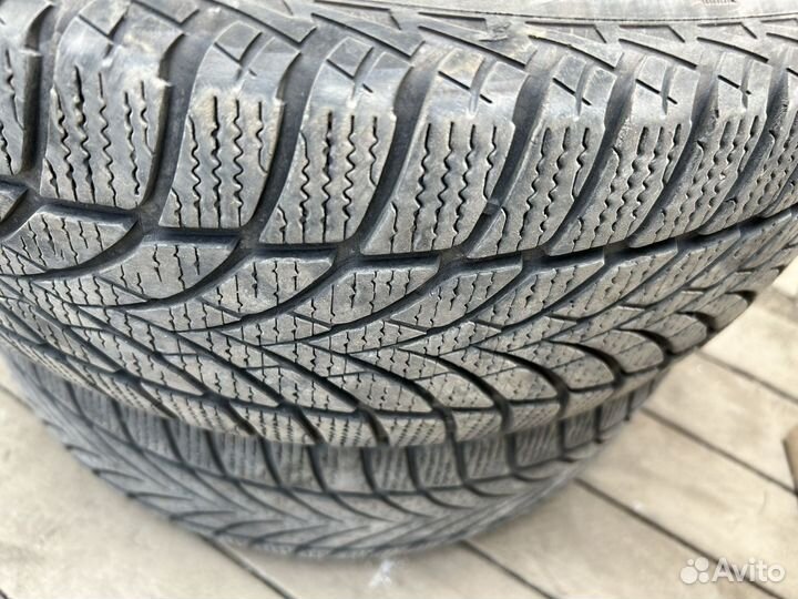 Goodyear UltraGrip Ice 2 205/55 R16